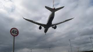 British Airways  flight landing at Myrtle Avenue