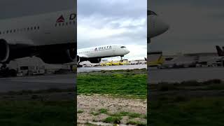 Delta Airlines Airbus-350 Beautiful takeoff!!! 🛫 #deltaairlines #aviationlovers