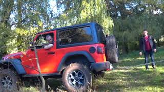 Jeep Wrangler Rubicon JL 2,5" lift 34" Tires/fight with a tree