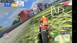 Гоняю на мотоцикле в Real Bike Racing