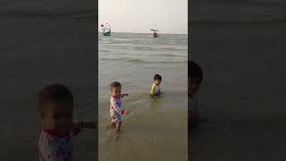 ADIK AZMI DAN MBAK HUSNA BERMAIN DI PANTAI KARANGJAHE REMBANG #konten #shortvideo #pantai