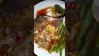 Indomie soto pakai ikan teri seperti ini tambah enak kok