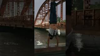 Handstand at River #music #handstandworkout #75dayschallenge #vickykaushal #taubatauba #badnews #fun