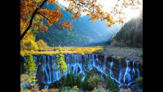 37 - Colored waters of the river Jiuzhaigou