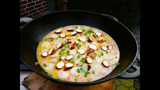 Bayern Eintopf. Zutaten: Weißwurst, Leberkäse und Bretzel. Kazan, Dutch Oven Rezepte. One Pot