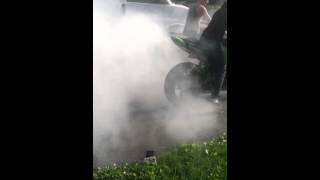 Kawasaki ZX6-R and ninja 650 burning rubber