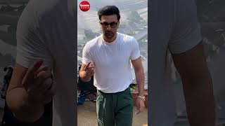 #ranbirkapoor casts his vote amidst the #MaharashtraElections2024