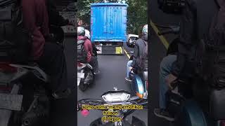 lg pada fokus apa kira2.  #perjalanan #truck #trukmania #vario125 #vespa #cb150r #shorts