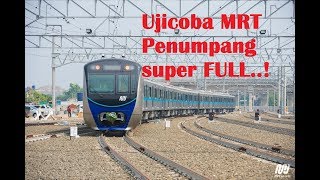 MRT Jakarta gilaaa..! sudah penuh sesak kayak Commuter line!