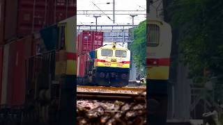 Double decker ट्रेन tunnel से टकराती क्यों नहीं हैं?#train #facts #shorts #mrnext35