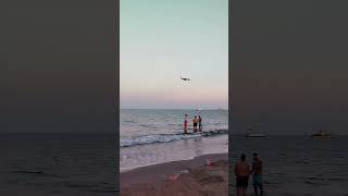 Самолёт садится над морем ✈️🏖️🌴 Ларнака, Кипр // The plane lands over the sea. Larnaca, Cyprus