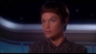 Jersey / Vulcan Girl (1) - Trip and T'pol