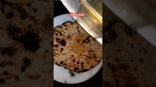 मेरी प्यारी बहनो-फूली फूली मिस्सी रोटी खालो #food #missiroti #roti #cooking #shorts #multigrainroti