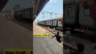 BGKT WDP 4B WITH 15623 BGKT KYQ Express Video Credit :-RF SURAJ NER #indianrailways #honking #train