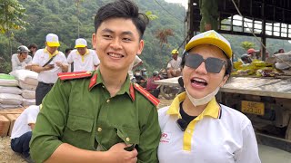 Bội Nhi đi cứu trợ gặp anh Công An đẹp trai đa tài | Bội Nhi Vlog