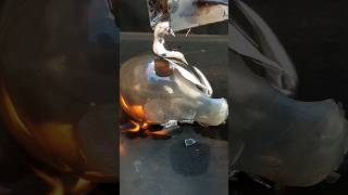 molten alumunium vs light bulb #shorts #experiment #satisfying #asmr #molten #aluminium