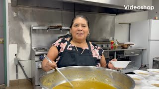 Preparando comida para un evento