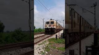 Pune #wap7 leading patna indore express at 130kmph 💥🔥 #shorts #indianrailways #highspeed