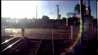 CCTV]Man escapes death by train hit