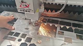 3000w laser cutting machine cutting 1.5mm carbon steel