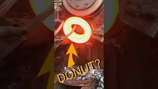 That's how donuts came about！/Great forging technique!