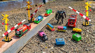 Drama Unboxing dan Merakit Kereta Thomas Yong Bao dan Kereta Api Ashima Pink Listrik Train Set