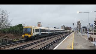 Class 465 passing New Cross with a 2 tone 15/01/23