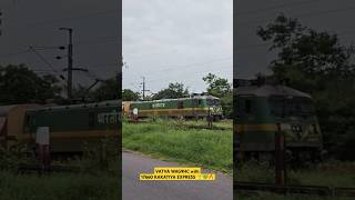 VATVA WAG9-HC + 17660 KAKATIYA EXPRESS 😤💚🔥 #vatva #wag9hc #shorts #train #indianrailways