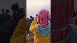 Wisata puncak Bukit Sikunir dieng wonosobo mengejar sunrise zhafirah aaqilah aaliyah aaqilah