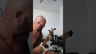 Improvisando y buscando melodía con Thunder. saca la guitarra. Metal with ⚡