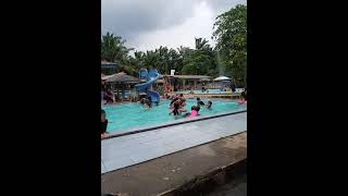 Mandi di kolam dulu