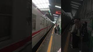 JR 203-106F masuk stasiun tanjung barat#keretaapiindonesia #keretaapi #viralvideo #krlcommuterline