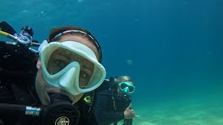 Scuba Women Diving in Cabo San Lucas