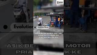 Asik bercanda motor pria ini masuk ke dalam selokan #news