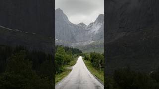 Die Aussicht auf dem Weg nach Nusfjord 🇳🇴 #norwegen #lofoten #highlights #fotospots #nusfjord