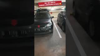 ibu ibu reques parkir di mall..? bisa gak ya??more video trik parkir di kolom komen👇!!!