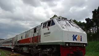 CC 203 02/95 02 PWT (Ex BD) Memimpin Perjalanan KA 301A Serayu