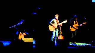 KRIS ALLEN "THE CHRISTMAS SONG/WE WISH YOU A MERRY CHRISTMAS" SAN FRAN