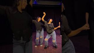 Kaajrare song dance #shorts #youtubeshorts #ytshorts #dance #bollywood #dnbsilchar