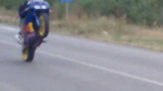 Fzr1000 wheelie