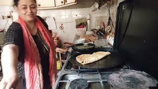 live Order Preparation Sag With Paratha Deal Chicken Sandwich | Foodpanda HomeChef