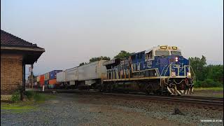 CSX Q017 With CSX 3194 "Honoring Our Law Enforcement" Leading View 2