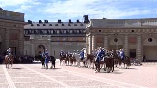 Schimbarea gărzii la Palatul Regal din Stockholm#Change of guard at the Royal Palace in Stockholm 3