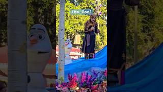 Its Cool Frozen #parade #crazy #disney #frozen #disneyland #jgkix