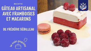 Gâteau glacé, framboises et macarons