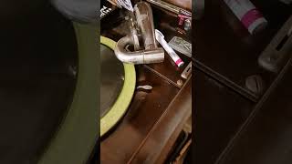 A question for Victrola experts. Reproducer angle and the hard rubber gasket.