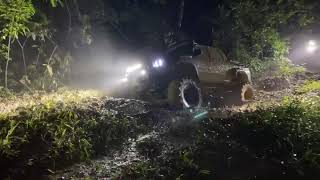 2jz Hilux Offroad Trinidad  Ravine Sab!