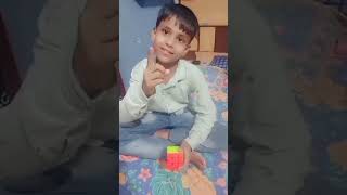 chote bacche ne cube par chacker board pattern bana diya #short #viralshorts