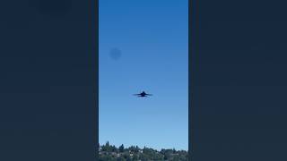 Blue angels buzz the tower! #blueangels #f18 #avaition #navy #planespotting #flyover