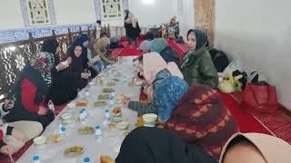 suasana berbuka puasa di masjid Banya Bashi setelah solat magrib bersama